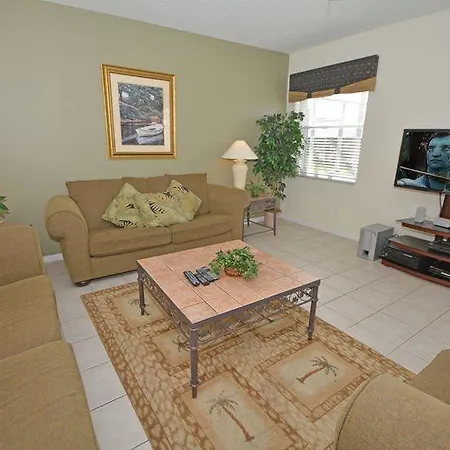 Beautiful 5 Bedroom 3 Bath Pool Home On The Golf Course